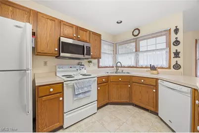 668 Sally Circle #45, Wadsworth, OH 44281 - Photo 8