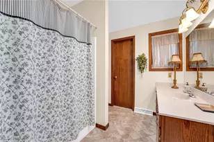 4502 Edgewater Dr, Sheffield Lake, OH 44054 - Photo 30