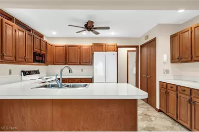 4502 Edgewater Drive, Sheffield Lake, OH 44054 - Photo 14