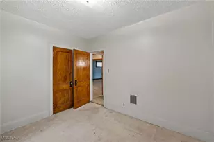 1646 Grace Ave, Oakwood, OH 44107 - Photo 12