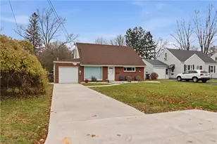 354 Ewing Rd, Youngstown, OH 44512 - Photo 2