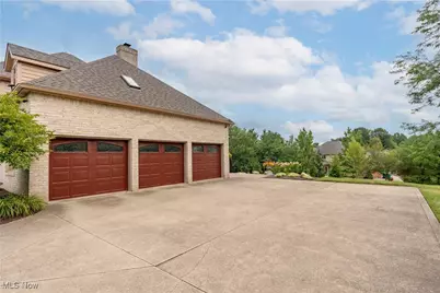 6205 Bertram Avenue NW, Canton, OH 44718 - Photo 6