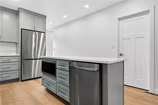 30704 Willowick Dr, Willowick, OH 44095 - Photo 18