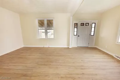 340 Indiana Avenue, Chester, WV 26034 - Photo 4
