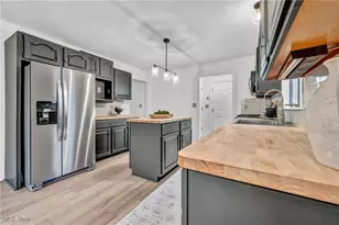 9825 Struthers Rd, New Middletown, OH 44442 - Photo 12