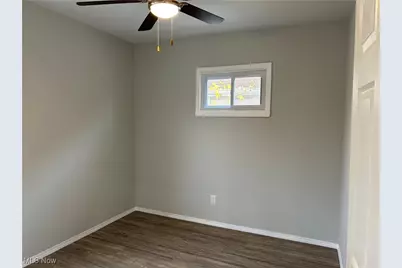15630 Holmes Avenue #Up, Loveland, OH 44110 - Photo 12