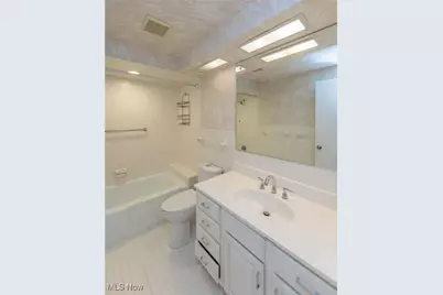 25111 S Woodland Road, Beachwood, OH 44122 - Photo 36