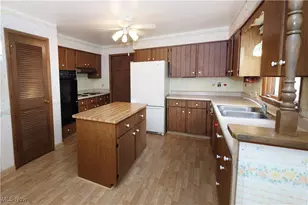 109 Sherry Ct, Weirton, WV 26062 - Photo 6