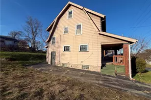 2426 Shirley Rd, Youngstown, OH 44502 - Photo 4