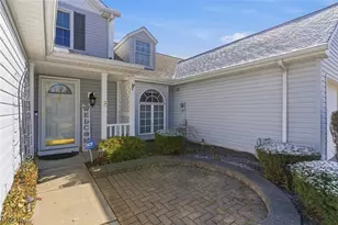 17209 Sun Meadow Trail, Strongsville, OH 44149 - Photo 4