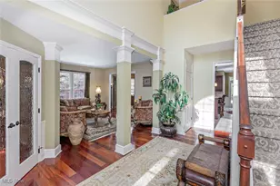 471 Troubadour Dr, Sagamore Hills, OH 44067 - Photo 4