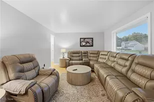 1015 37th St NW, Canton, OH 44709 - Photo 4