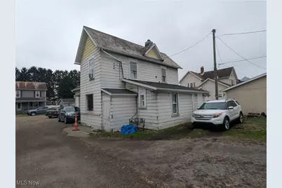 212 7th Street NW, New Philadelphia, OH 44663 - Photo 2