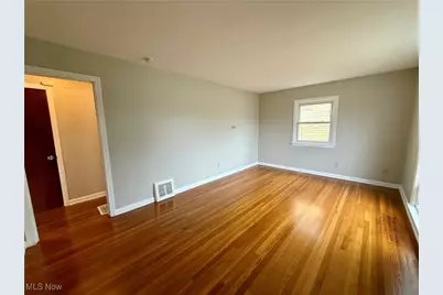 1055 Whittier Avenue, Akron, OH 44320 - Photo 2