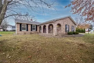 3450 Crown Point St NW, Massillon, OH 44646 - Photo 2