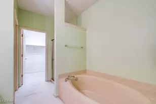 9861 Country Club Cir, Twinsburg, OH 44087 - Photo 16