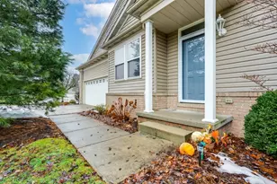 9861 Country Club Cir, Twinsburg, OH 44087 - Photo 4