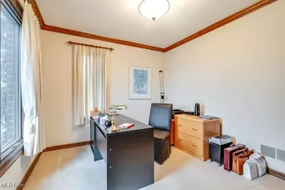 4700 Barnsleigh Drive, Akron, OH 44333 - Photo 6