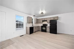 127 Parmely Ave, Elyria, OH 44035 - Photo 4