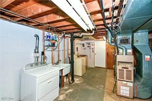 1199 Iona Ave, Akron, OH 44314 - Photo 30