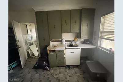 12313 Rexford Avenue, Loveland, OH 44105 - Photo 8