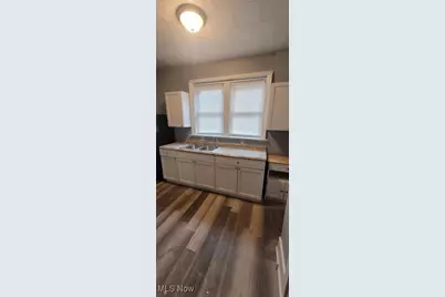 842 Stadelman Avenue, Akron, OH 44320 - Photo 2