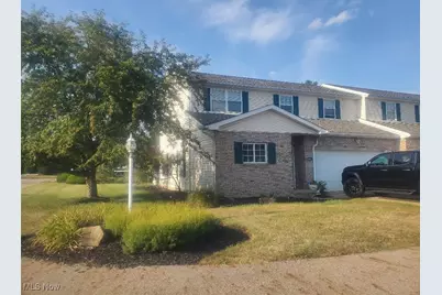 4015 Pelham Street NE, Canton, OH 44714 - Photo 2