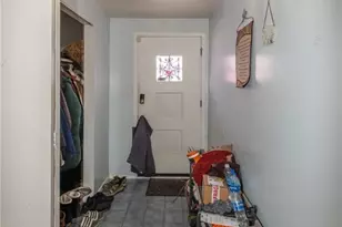 24910 Ridgeline Dr, Huber Heights, OH 44146 - Photo 2