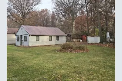 260 Oakwood Street, Elyria, OH 44035 - Photo 4