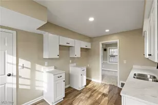 2577 Hawthorne Rd, Cuyahoga Falls, OH 44221 - Photo 10