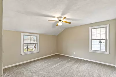 2577 Hawthorne Road, Cuyahoga Falls, OH 44221 - Photo 18