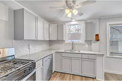 5194 Homewood Avenue, Maple Heights, OH 44137 - Photo 12