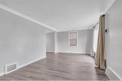 5194 Homewood Avenue, Maple Heights, OH 44137 - Photo 2