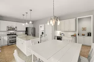 324 Troubadour Dr, Northfield, OH 44067 - Photo 2