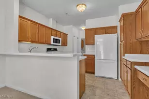 11 Hunters Woods Blvd, Canfield, OH 44406 - Photo 22