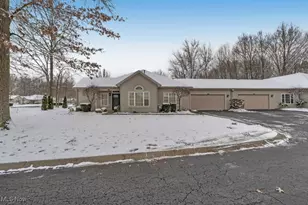 11 Hunters Woods Blvd, Canfield, OH 44406 - Photo 10