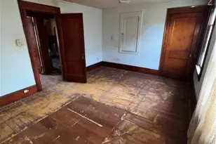 2137 12th St SW, Akron, OH 44314 - Photo 6