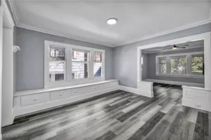 10112 Kinsman Rd, Loveland, OH 44104 - Photo 12