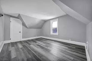 10112 Kinsman Rd, Loveland, OH 44104 - Photo 42