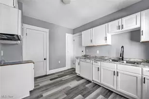 10112 Kinsman Rd, Loveland, OH 44104 - Photo 10