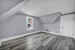 10112 Kinsman Rd, Loveland, OH 44104 - Photo 40