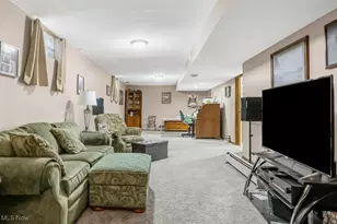 487 Hilbish Ave, Akron, OH 44312 - Photo 32