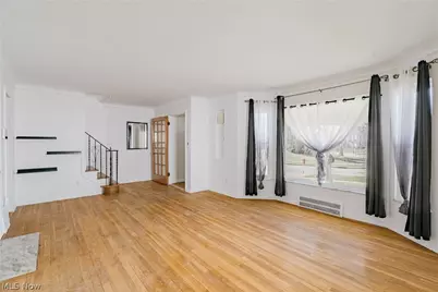 1911 Beverly Hills Drive, Euclid, OH 44117 - Photo 4