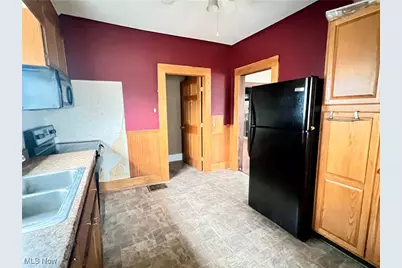 122 E 6th Street, Uhrichsville, OH 44683 - Photo 8