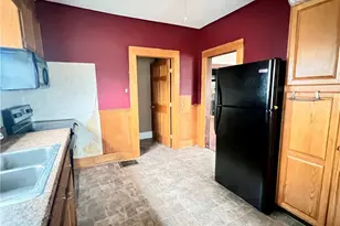 122 E 6th St, Uhrichsville, OH 44683 - Photo 8