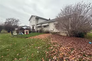 34 Iroquois St, Struthers, OH 44471 - Photo 2