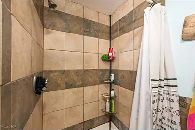 5825 Lake Road #9, Ashtabula, OH 44004 - Photo 12