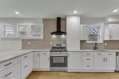 3299 Yorkshire Road, Loveland, OH 44118 - Photo 18