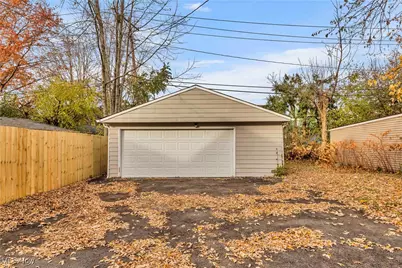 3299 Yorkshire Road, Loveland, OH 44118 - Photo 8