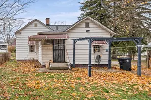 1067 Mercer Ave, Akron, OH 44320 - Photo 20